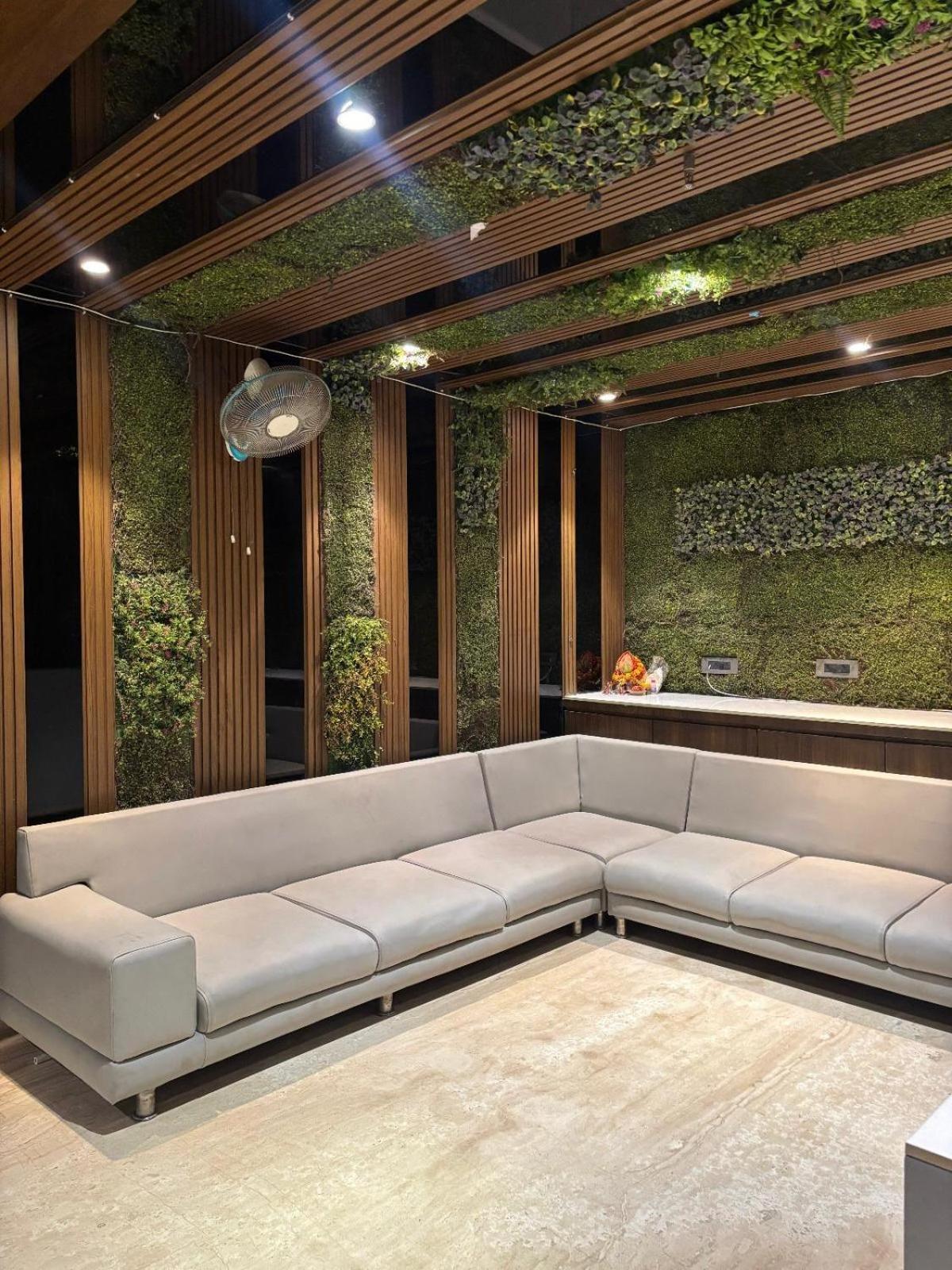 Hotel Elegant Inn سورات المظهر الخارجي الصورة