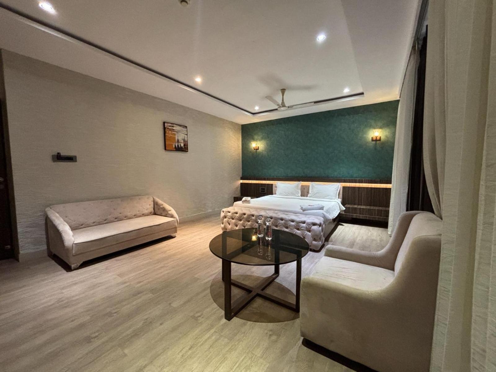 Hotel Elegant Inn سورات المظهر الخارجي الصورة